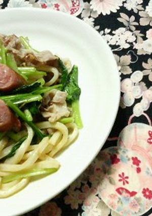 A picture of Grilled Udon with Sausages and Komatsuna.