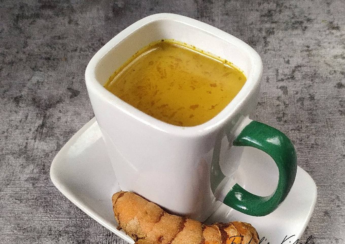 Teh Kunyit/Turmeric Tea (Haldi Wali Chai)