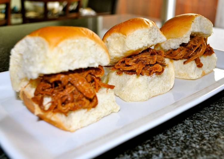 Easiest Way to Make Speedy Pulled Pork Sliders