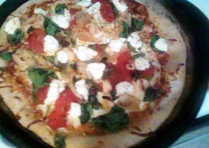 Recipe of Homemade Spinach &amp; roasted pepper Pizza