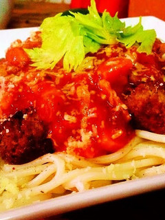 A picture of Spaghetti with Spicy Meatballs And Tomato And Bacon Sauce.