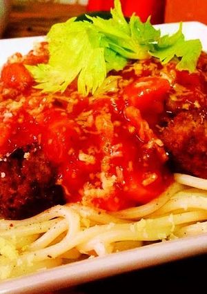 A picture of Spaghetti with Spicy Meatballs And Tomato And Bacon Sauce.