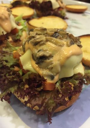 A picture of The Mushroom Burger.