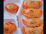 गुजीया (खजूर ड्राई फ्रूट्स वाली)