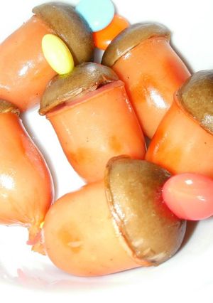 A picture of Bento Acorns with shimeji mushrooms and wiener sausages.