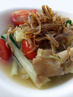 A picture of Bak Choy And Fried Dried Anchovies.