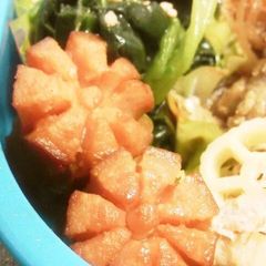 A picture of Charaben Easy Wiener Sausage Flower Garnish.