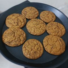 A picture of Homemade chocochip cookie.