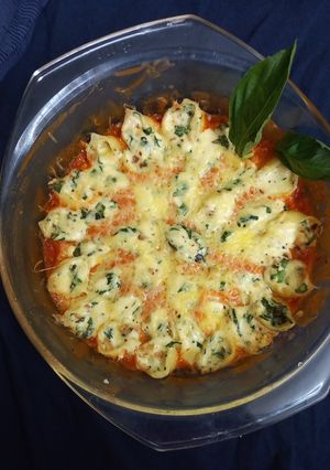 સ્પીનચ એન્ડ રિકોટા સ્ટફડ પાસ્તા (Spinach Ricotta Stuffed Pasta Recipe In Gujarati) રેસીપી મુખ્ય ફોટો