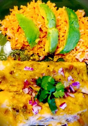 A picture of Simple Salsa Verde Chicken Enchilladas.