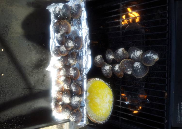Grilled Clams with white wine, butter &amp; garlic