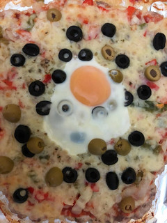 Una foto de Pizza base de pollo