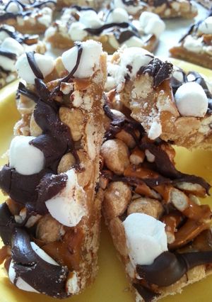 A picture of CREAMY CARMEL CRUNCH BARS.