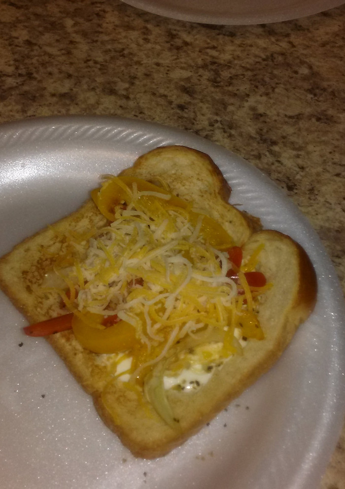 A picture of Egg in toast.