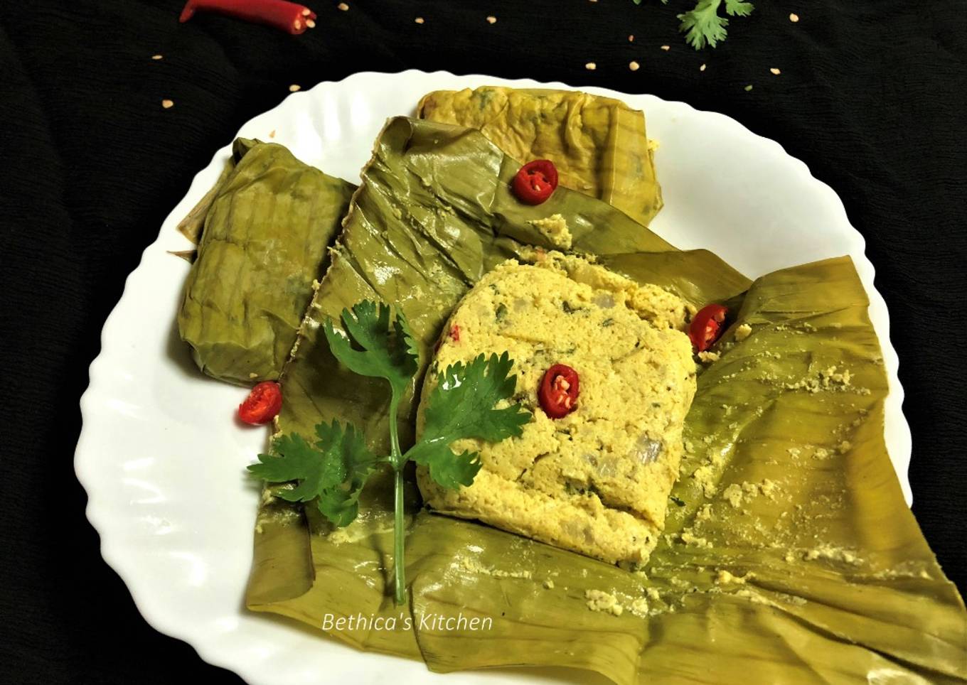 Bhapa Posto Paturi (Steamed Poppy Seeds Paste in Banana Leaf)