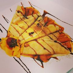 A picture of Mango Crepes.
