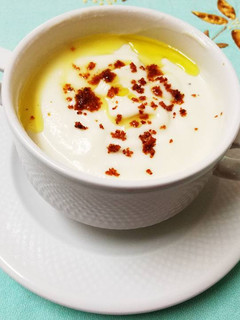 Una foto de Puré de coliflor con polvo de jamón