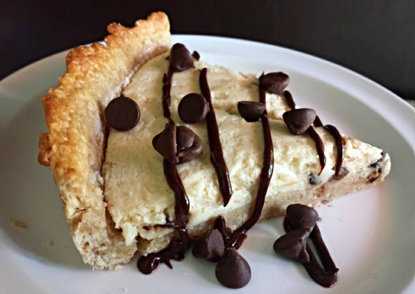 Cannoli Cake - Easy and amazing!