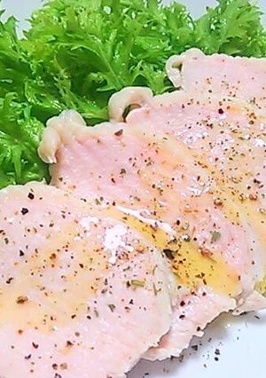 A picture of Moist Poached Chicken with Olive Oil.