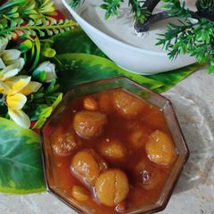 A picture of Aloo bukharay ki chutney.