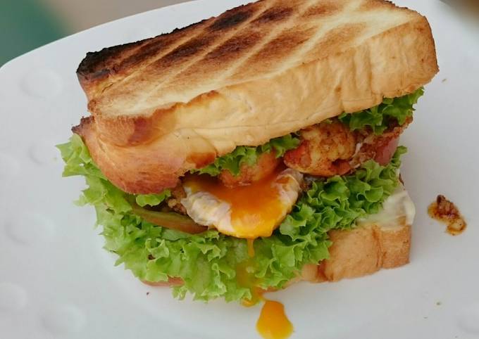Spicy Garlic Buttered Shrimp And Egg Sandwich