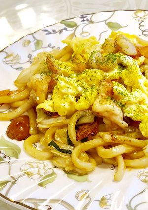 A picture of Chewy Shrimp Yaki Udon.