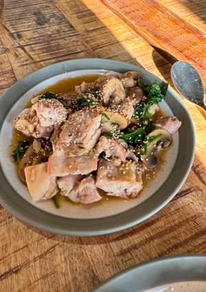 A picture of Slowly cooked butter-soy sauce chicken saute.