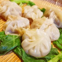 A picture of Xiaolongbao (Chinese Soup Dumplings) Made From Gyoza Skins.