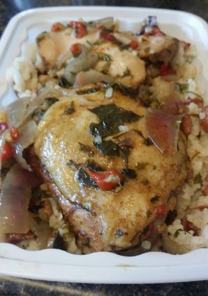 A picture of Amanda's Spanish chicken thighs.