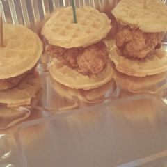 A picture of Chicken and Waffles.