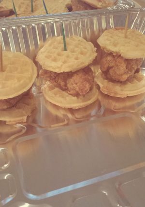 A picture of Chicken and Waffles.