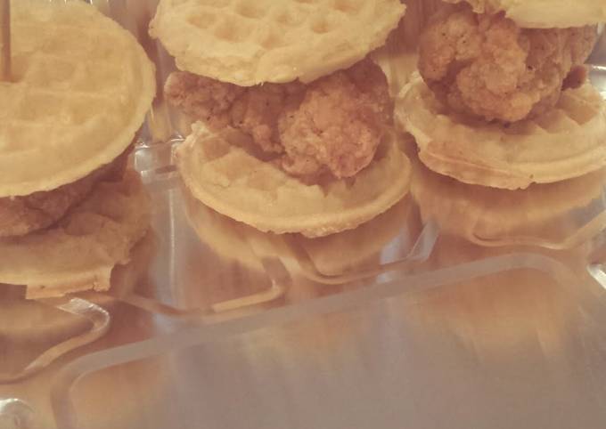 How to Prepare Quick Chicken and Waffles