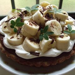 A picture of Large Fresh Banana Tart.