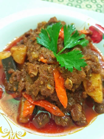 Cara Gampang Menyiapkan Resep Oseng Mercon Sapi Kentang yang Lezat Sekali Anti Ribet, Uenak Banget