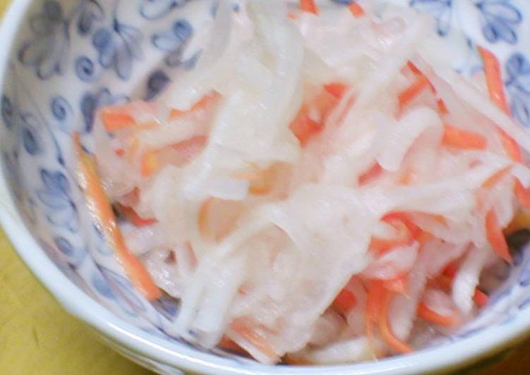 Easiest Way to Prepare Favorite Celebratory Red and White Namasu (Marinated Daikon and Carrot Salad) for New Year&#39;s