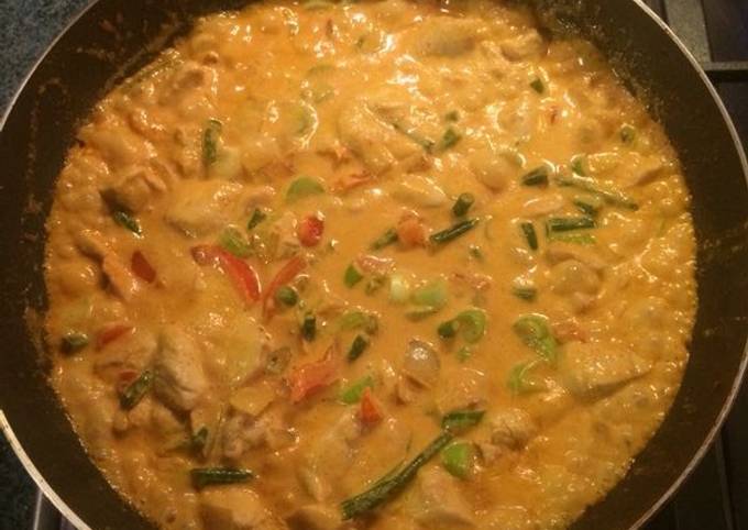 Thai red curry with chicken