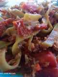 Fetuccini de espinacas con txangurro en salsa de tomate y txangurro con encurtidos