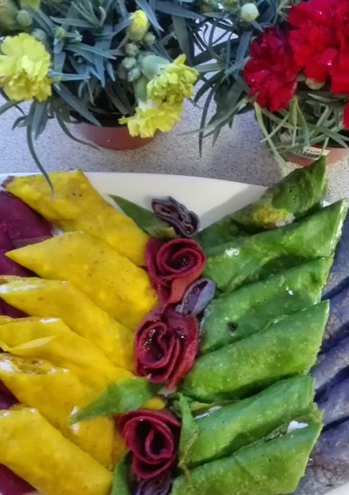 Una foto de Crepes de colores! Cómo hacer Crepes de Colores Dulces!