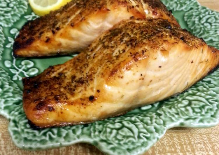 Simple Way to Make Homemade Herbed Broiled Salmon