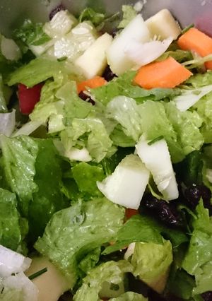 A picture of Kitchen Sink Salad.