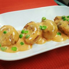 A picture of Cajun baby potatoes (without onion and garlic).