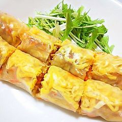 A picture of Memil Jeonbyeong (Buckwheat Crepe) Style Fresh Spring Rolls.