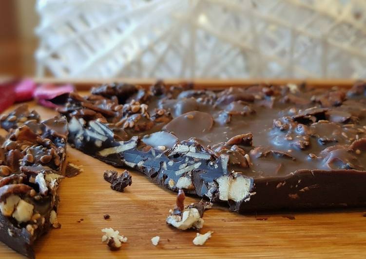 Simple Way to Make Super Quick Homemade Keto Dark Chocolate Granola Bar