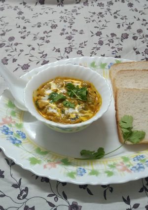 A picture of Mushroom do pyaza.