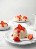 Puding Leci Susu Saus strawberry