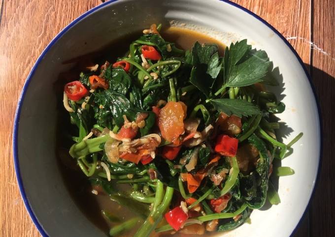 Resep Tumis kangkung teri pedas special ala fe Anti Gagal