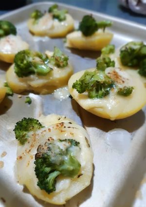A picture of Cheesy Potato Broccoli.