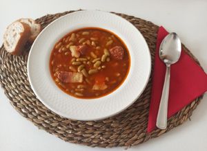 Una foto de Verdinas con panceta y chorizo