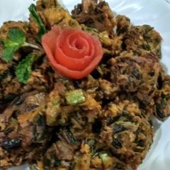 A picture of Haripyaz pakodi.