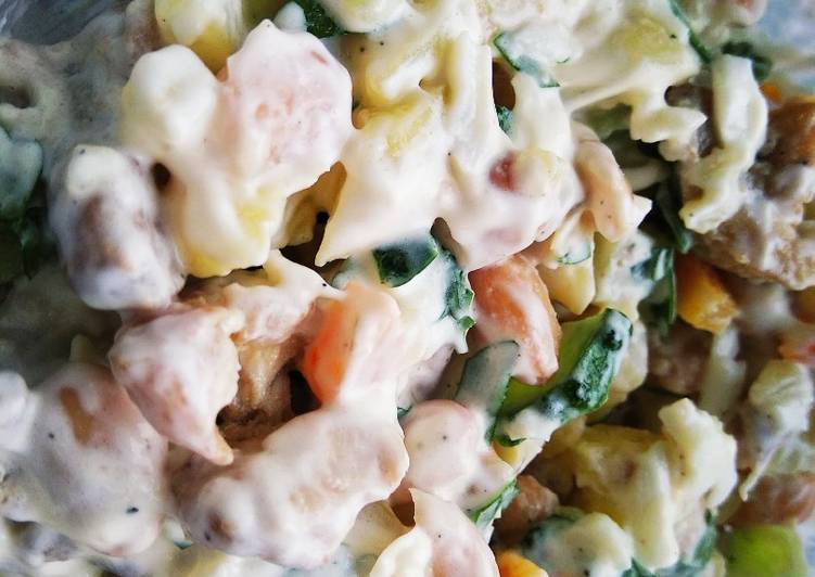 Салат с фасолью и курицей. Салат фасоль филе курицы. Салат с фасолью и курицей. Салат с куриной грудкой и фасолью. Белковый салат с фасолью.